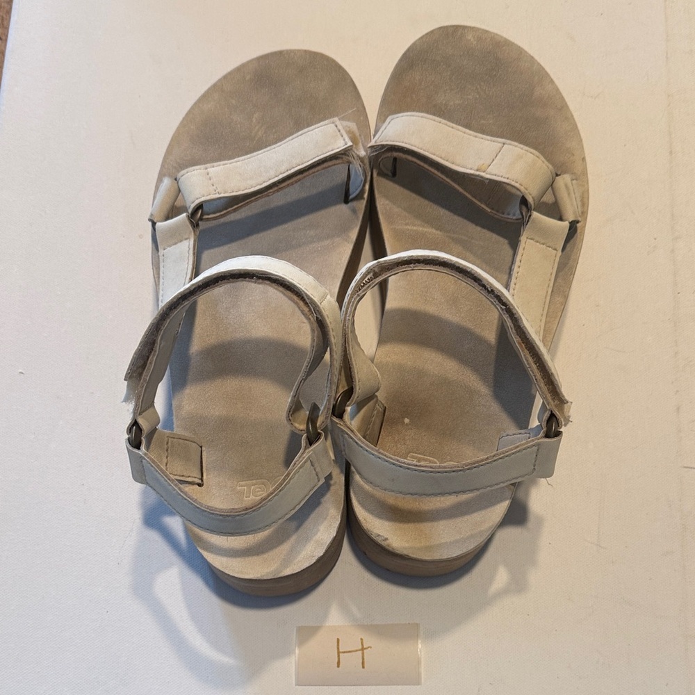 Teva Women's Tan Sandals - Picture 3 of 5